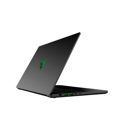 RAZER Blade 15: Laptop gamingowy QHD z RTX 4060.
